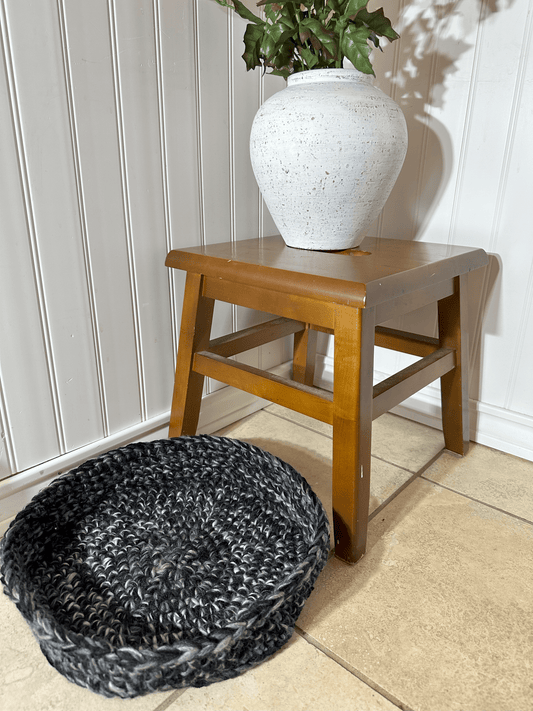 Handcrafted Pet Bed for Cats & Small Dogs